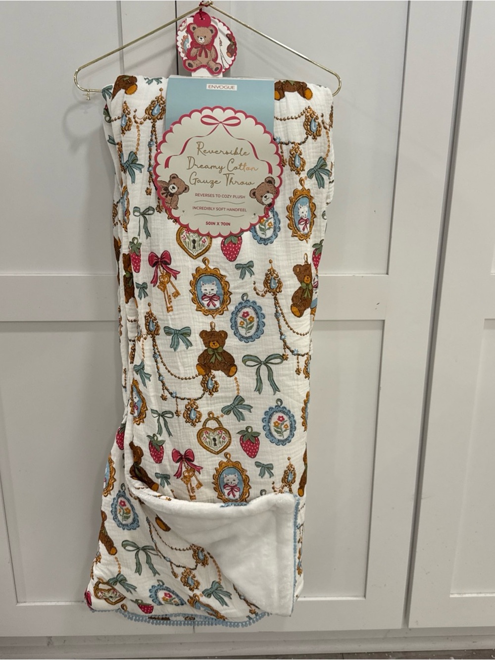 NWT En Vogue cotton gauze throw reversible the charmed icon teddy print 50”x70”